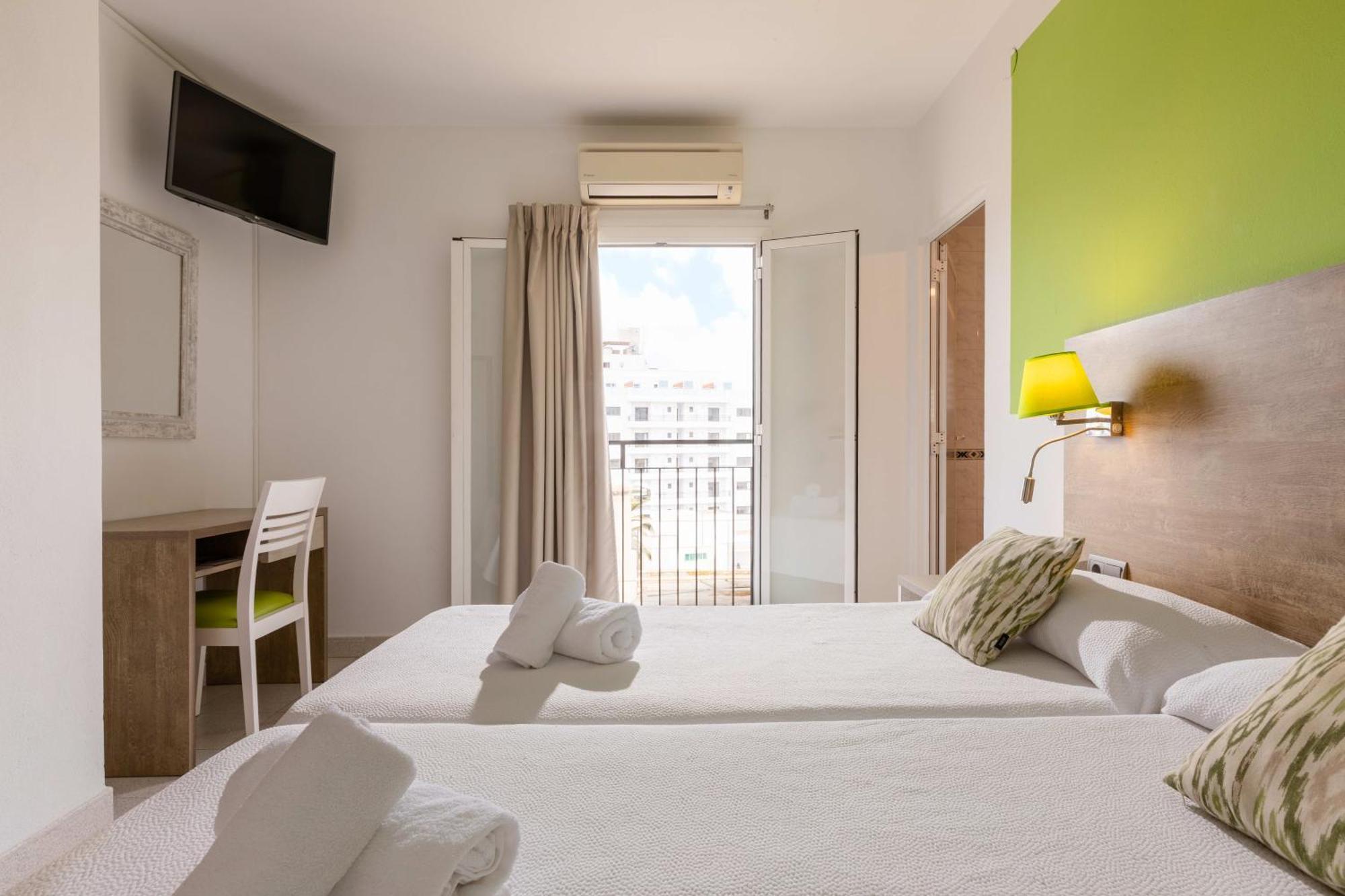 Sant Antoni de Portmany Hostal Mari מראה חיצוני תמונה
